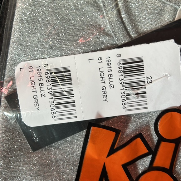 Sparkling light grey and silver 3/4 sleeve top - Picture 2 of 3